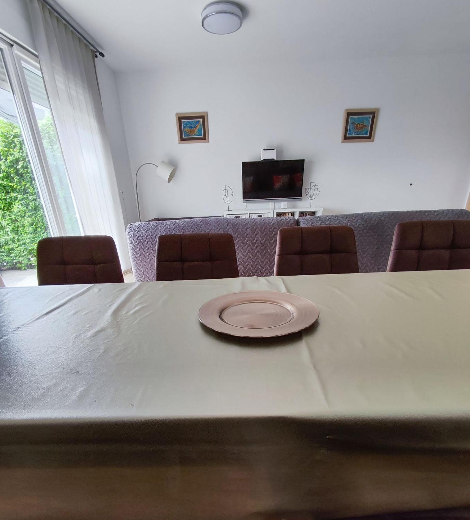 House Natali 70M From The Beach - Free Ev Top Up Ртина Екстериор снимка