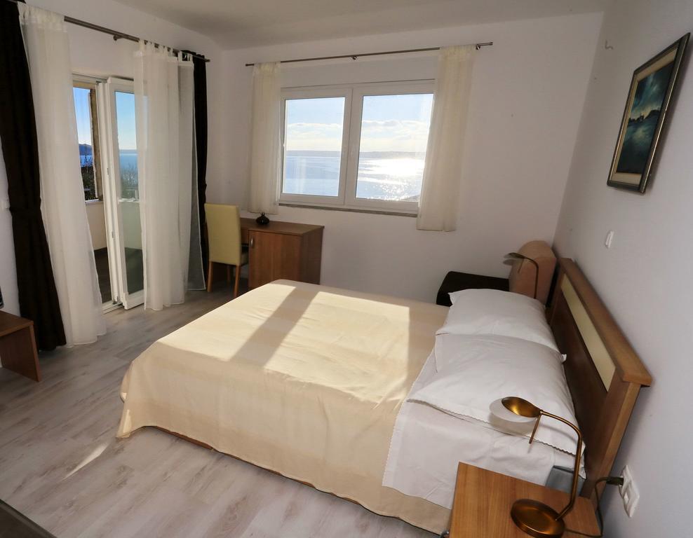 House Natali 70M From The Beach - Free Ev Top Up Ртина Екстериор снимка