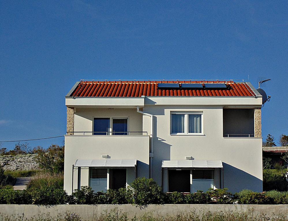 House Natali 70M From The Beach - Free Ev Top Up Ртина Екстериор снимка