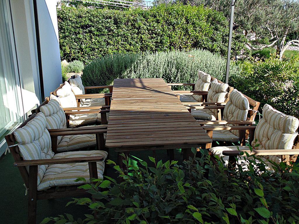 House Natali 70M From The Beach - Free Ev Top Up Ртина Екстериор снимка