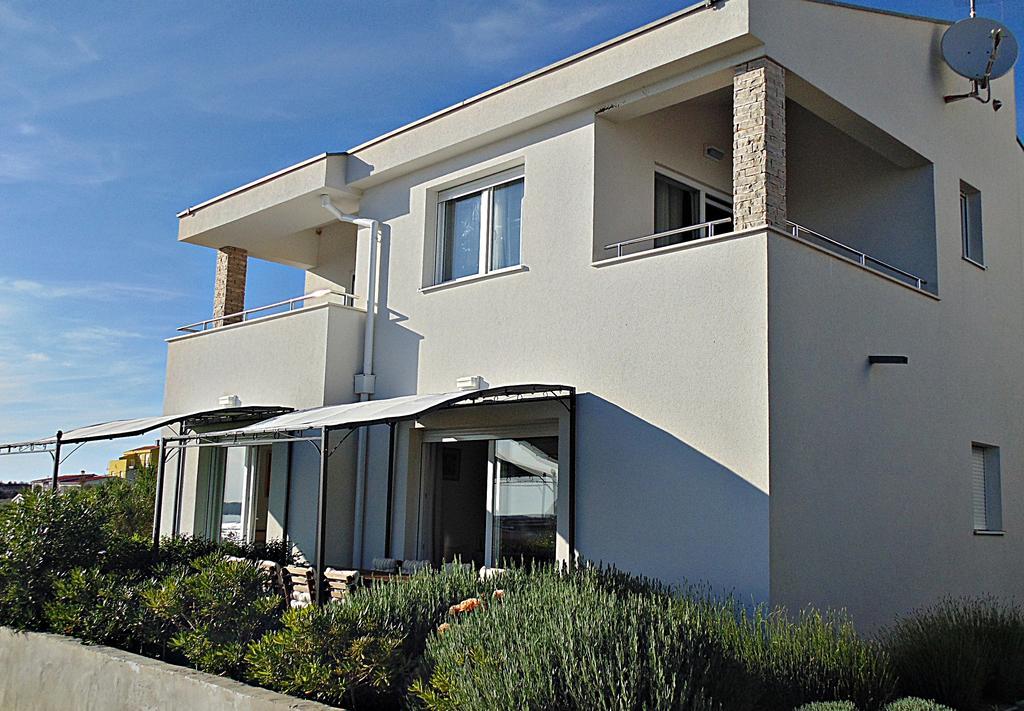 House Natali 70M From The Beach - Free Ev Top Up Ртина Екстериор снимка