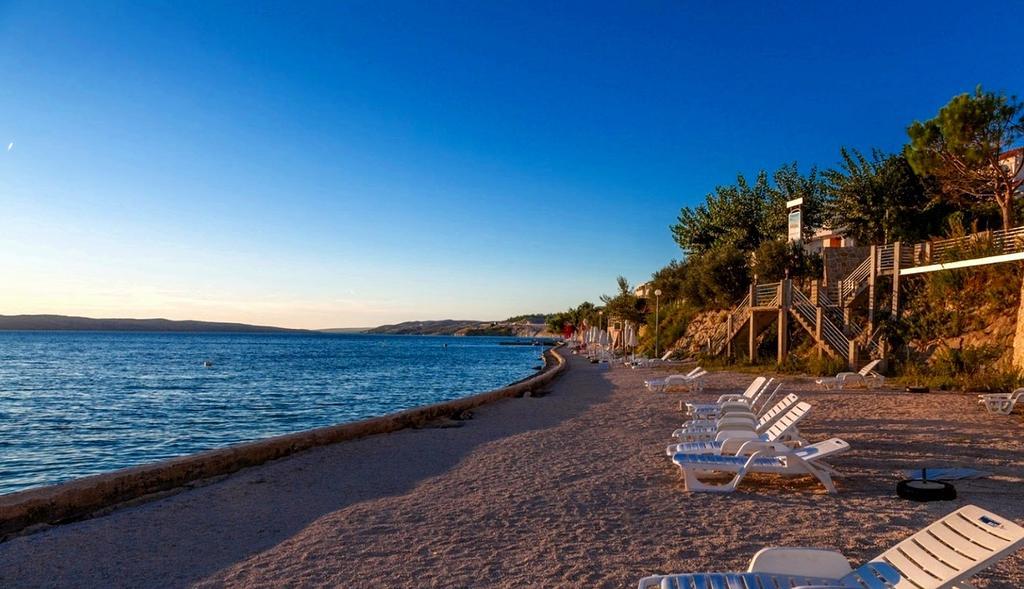 House Natali 70M From The Beach - Free Ev Top Up Ртина Екстериор снимка