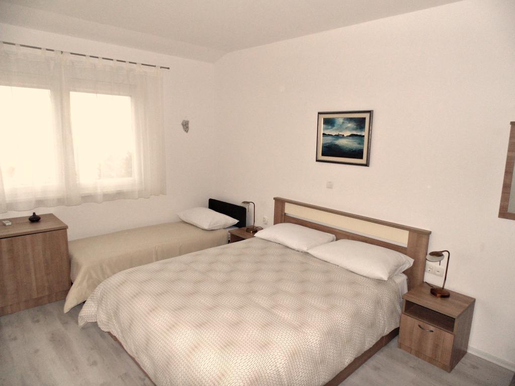 House Natali 70M From The Beach - Free Ev Top Up Ртина Екстериор снимка