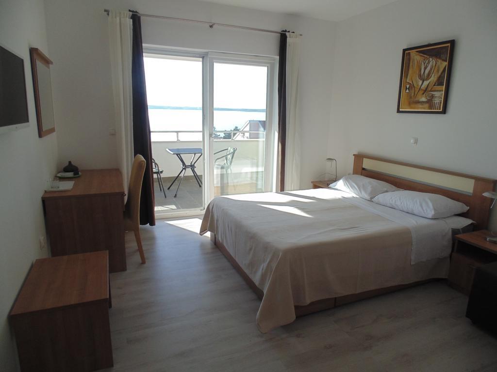 House Natali 70M From The Beach - Free Ev Top Up Ртина Екстериор снимка