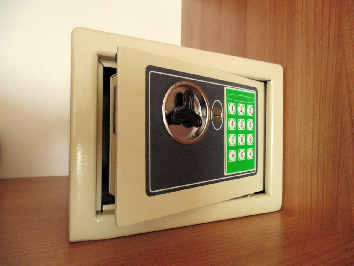 House Natali 70M From The Beach - Free Ev Top Up Ртина Екстериор снимка
