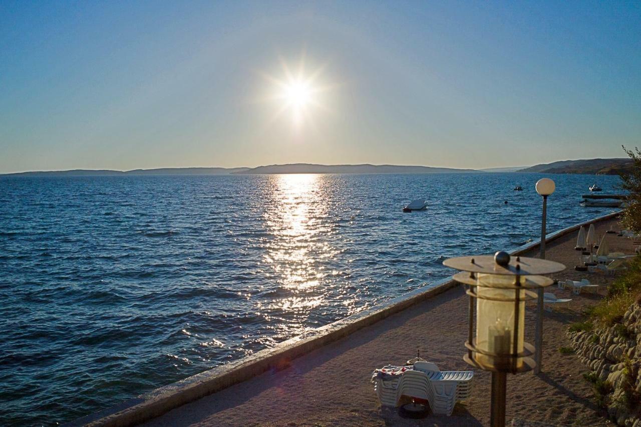 House Natali 70M From The Beach - Free Ev Top Up Ртина Екстериор снимка