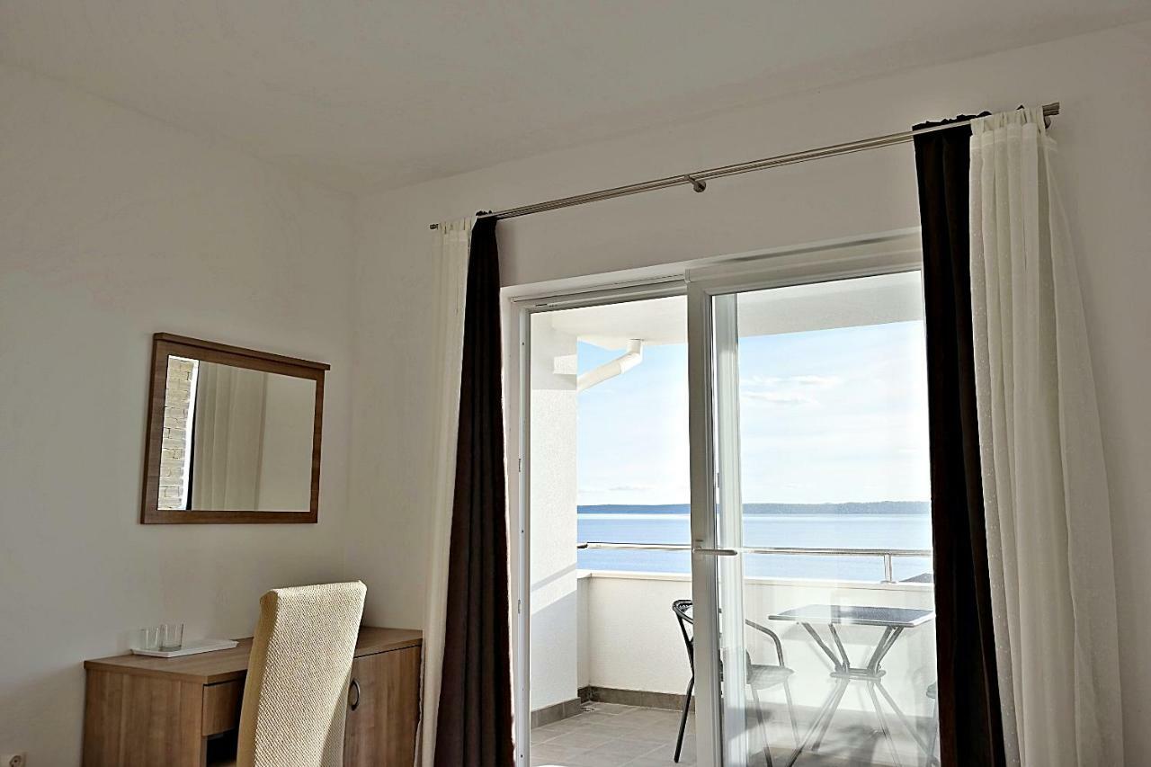 House Natali 70M From The Beach - Free Ev Top Up Ртина Екстериор снимка