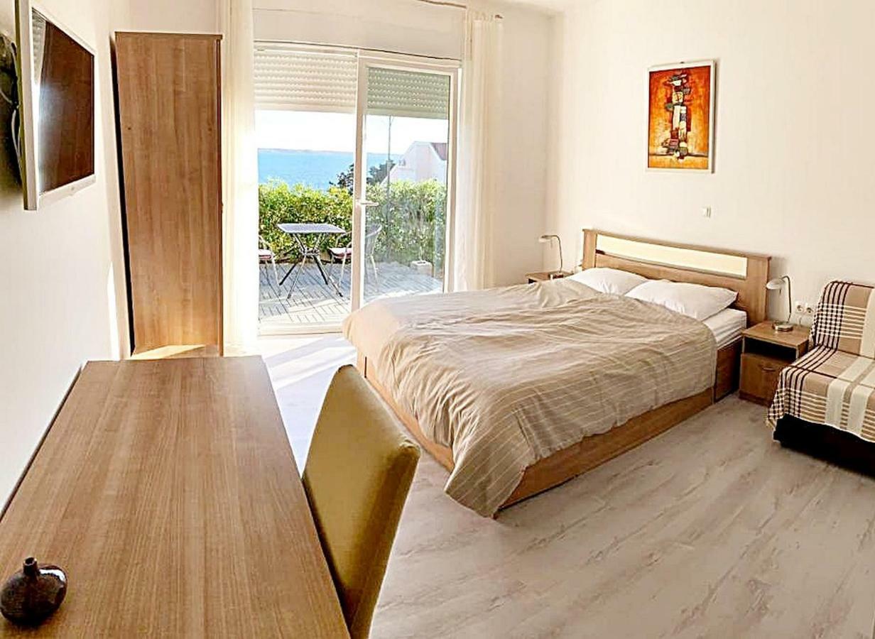 House Natali 70M From The Beach - Free Ev Top Up Ртина Екстериор снимка