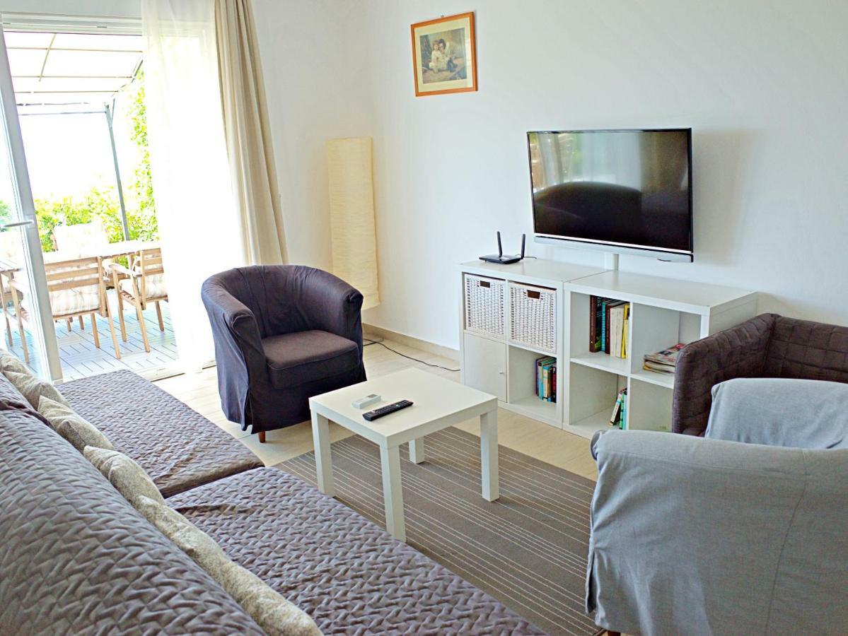 House Natali 70M From The Beach - Free Ev Top Up Ртина Екстериор снимка